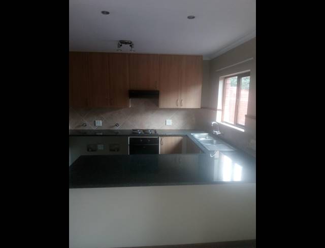 2 BEDROOM TOWNHOUSE RENTED IN BOARDWALK MEANDER
